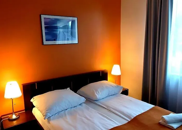 Akacja - Orlowo ベッド・アンド・ブレックファスト 3*